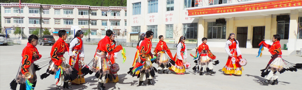 雷諾表愛心助學走進西藏多吉小學